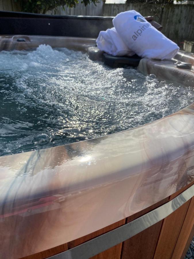 Вилла The Great Escape, Luxury Waterfront, Hottub Фитианга Экстерьер фото
