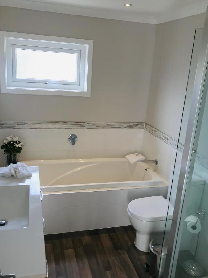 Вилла The Great Escape, Luxury Waterfront, Hottub Фитианга Экстерьер фото